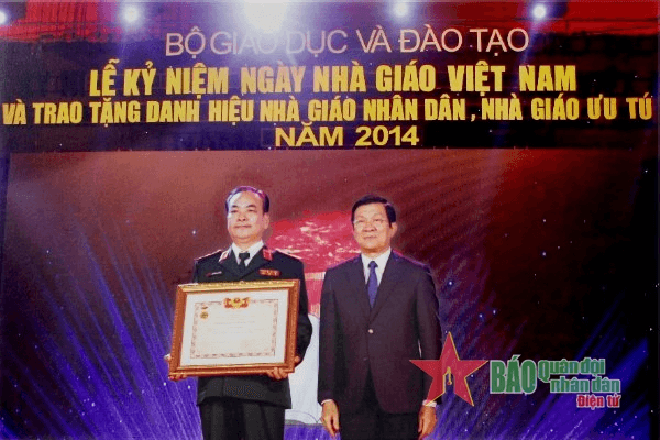 Người thầy vượt lên “khô, khổ, khó”