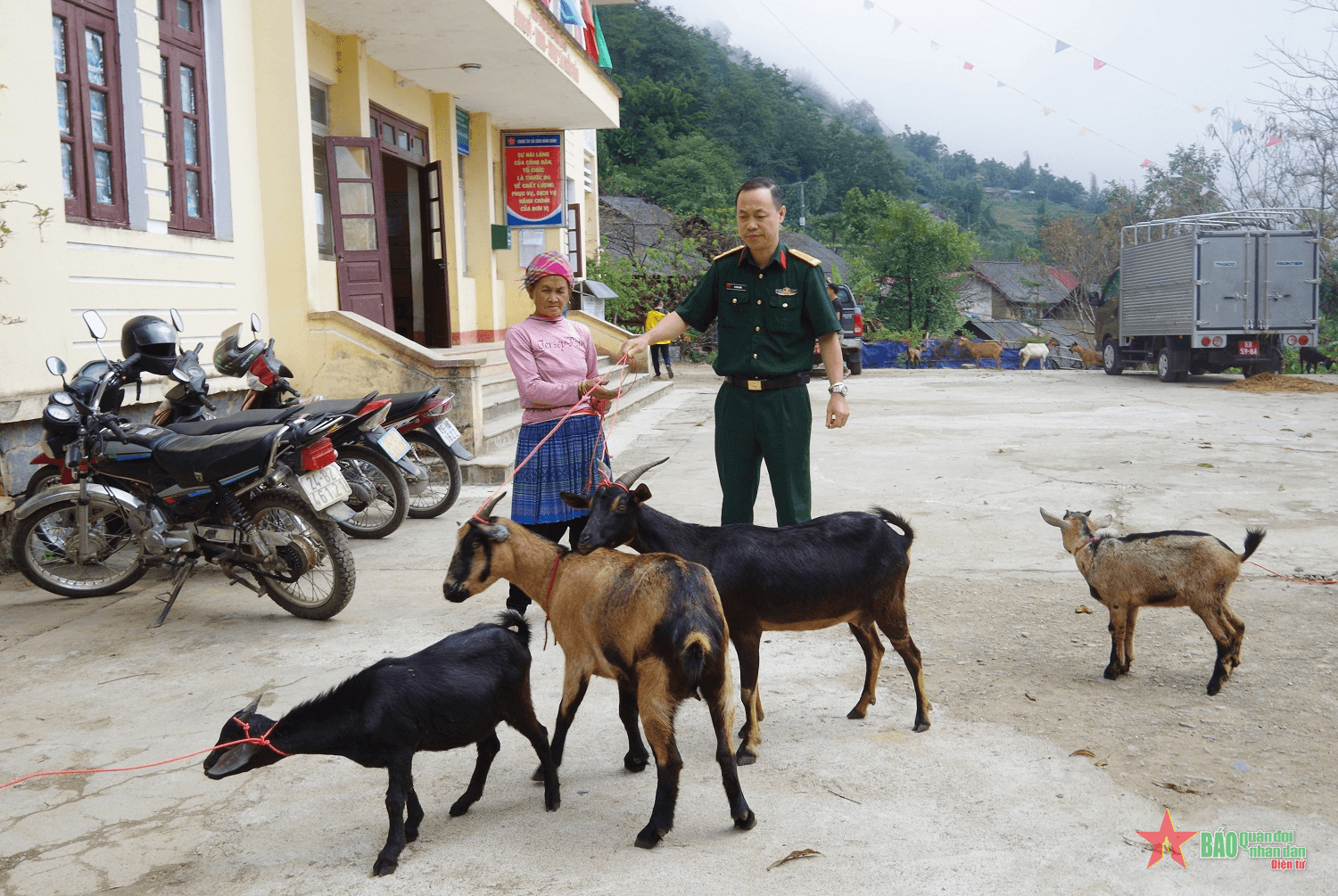 Giúp người dân biên giới xóa đói, giảm nghèo