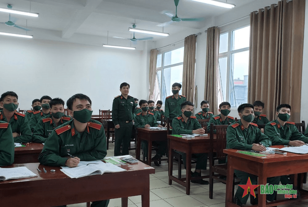 Phó giáo sư trẻ đam mê nghiên cứu khoa học