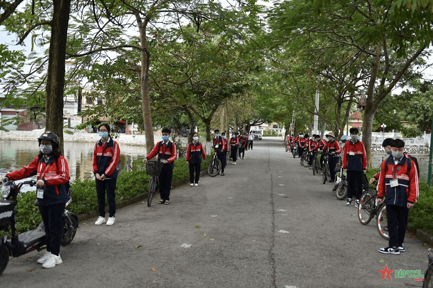 Hà Nội: Thêm học sinh lớp 9 ở 7 huyện, thị xã trở lại trường học trực tiếp