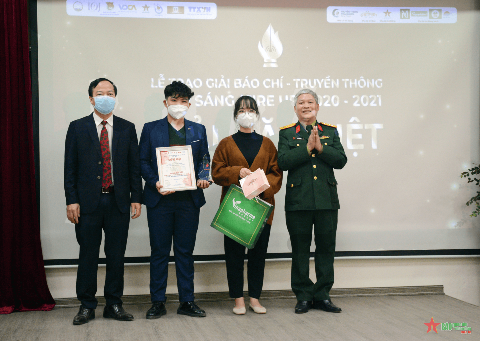 Lễ trao Giải Báo chí - Truyền thông Thắp sáng (Fire Up) 2020 - 2021