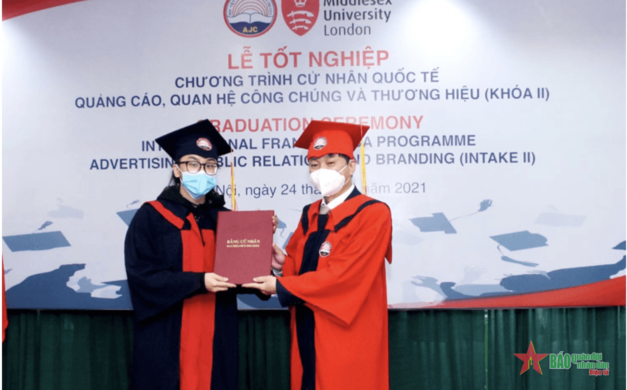 Học viện Báo chí và tuyên truyền tổ chức Lễ tốt nghiệp Chương trình cử nhân quốc tế