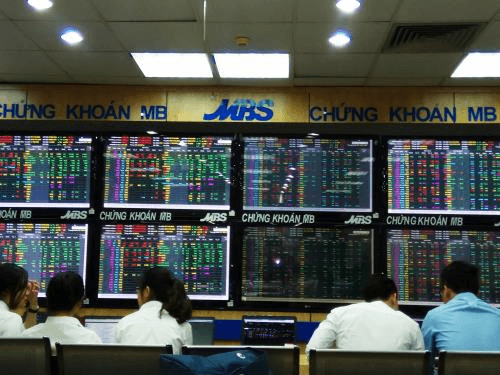 Chứng khoán hôm nay 25-11: VN-Index có thể hướng đến ngưỡng kháng cự tâm lý 1.500 điểm