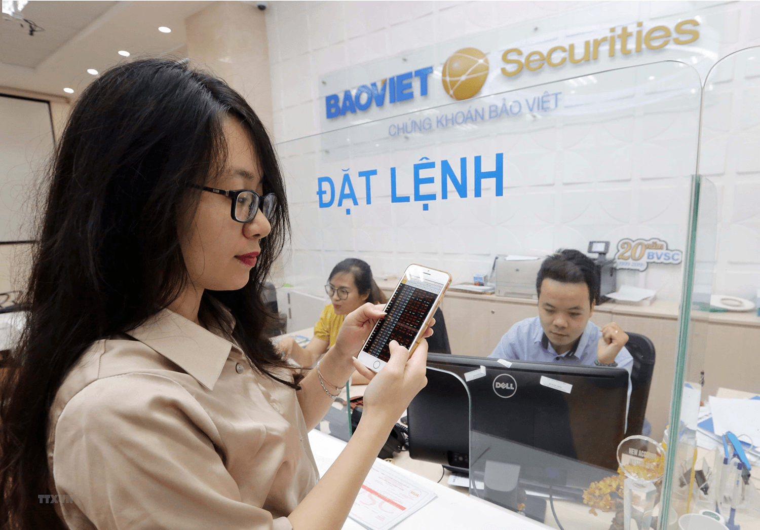 Chứng khoán 30-11: Thị trường liệu có còn cơ hội tăng điểm?