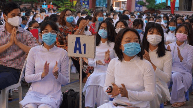 Học sinh các cấp thành phố Hồ Chí Minh sẽ đi học trực tiếp từ 13-12