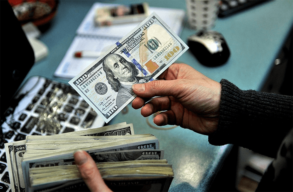 Tỷ giá USD hôm nay 2-12: Đồng USD tăng nhẹ, giá bitcoin đi ngang đạt hơn 57.000 USD
