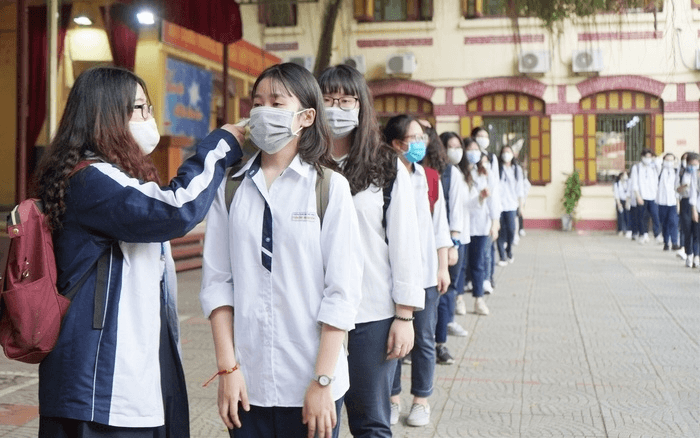 Hà Nội đổi lịch phút chót, chỉ học sinh lớp 12 được học trực tiếp