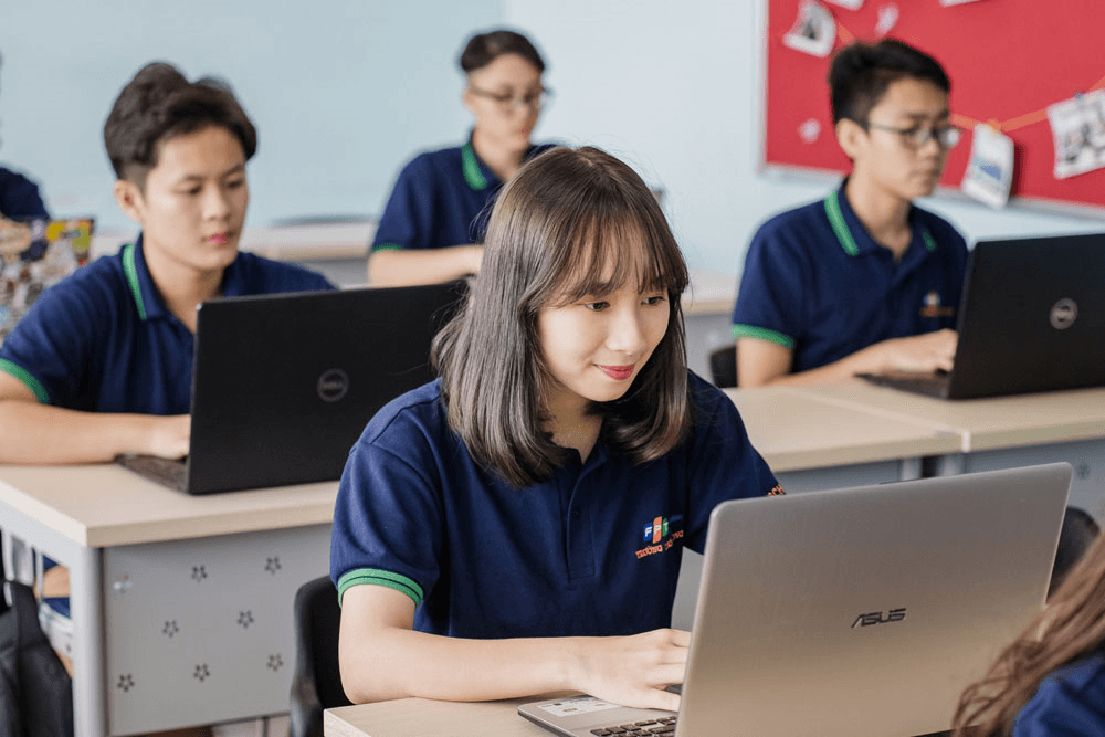 Nhìn lại ngành giáo dục năm 2021: Chuyển đổi số - cú hích làm thay đổi tư duy giáo dục
