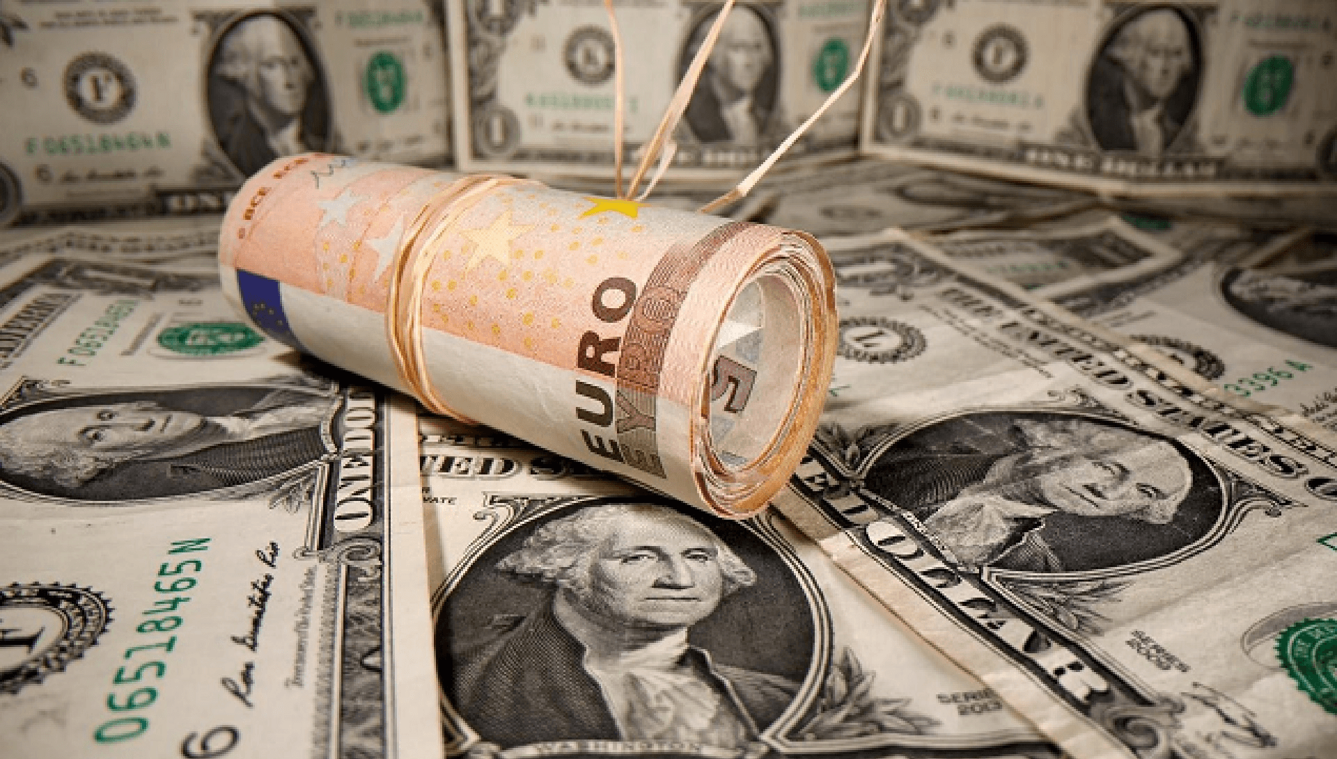 Tỷ giá USD hôm nay 9-12: Đồng USD quay đầu giảm, bitcoin ở mức hơn 50.400 USD
