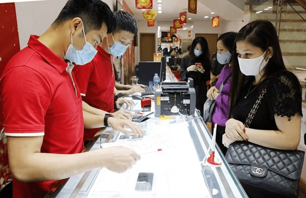 Vàng đánh mất ngưỡng giao dịch 61 triệu đồng/ lượng bán ra