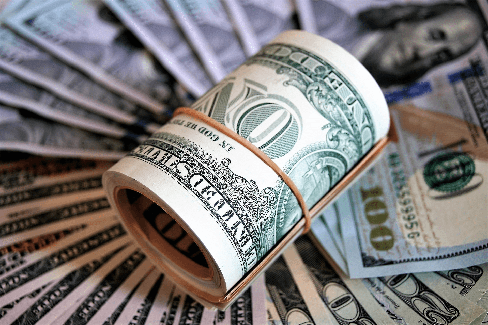 Tỷ giá USD hôm nay 11-12: Đồng USD giảm, bitcoin giảm nhẹ còn hơn 47.700 USD