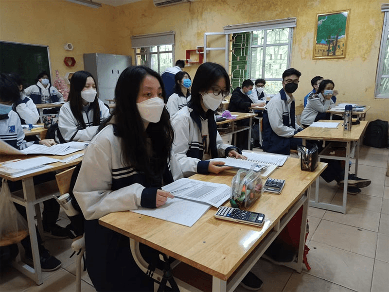Thận trọng khi mở cửa lại trường học