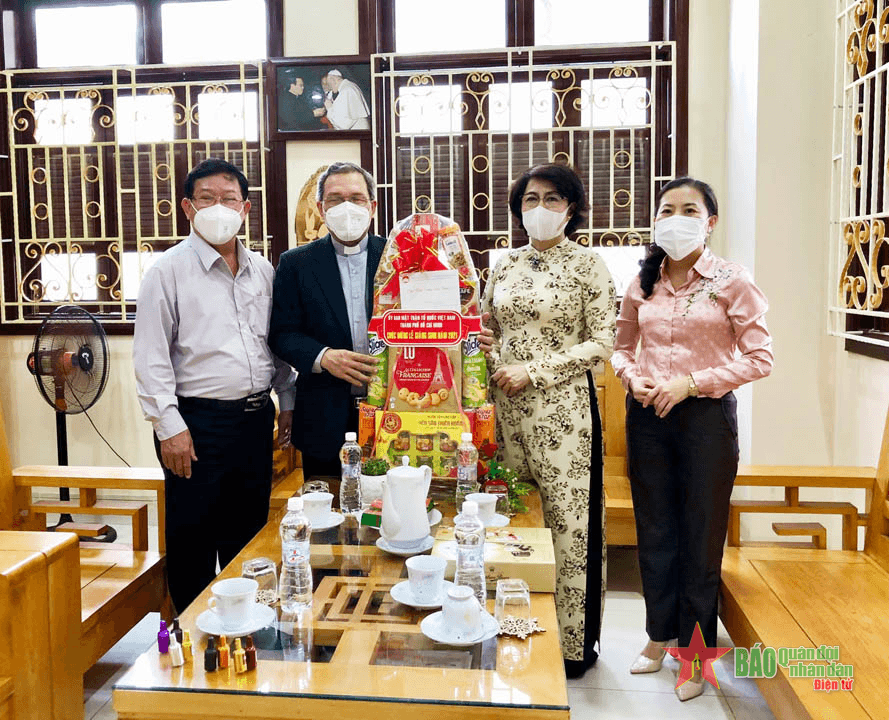 TP Hồ Chí Minh thăm, chúc mừng Lễ Giáng sinh 2021