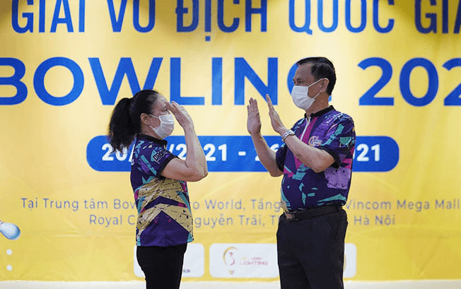 Gia đình mê bowling