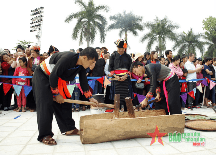 Lễ hội Hoa ban tỉnh Điện Biên