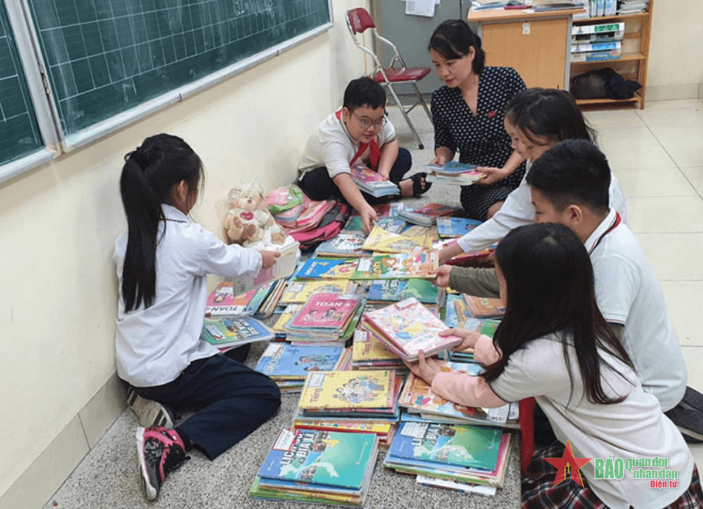 Cô giáo miệt mài xây điểm trường vùng cao