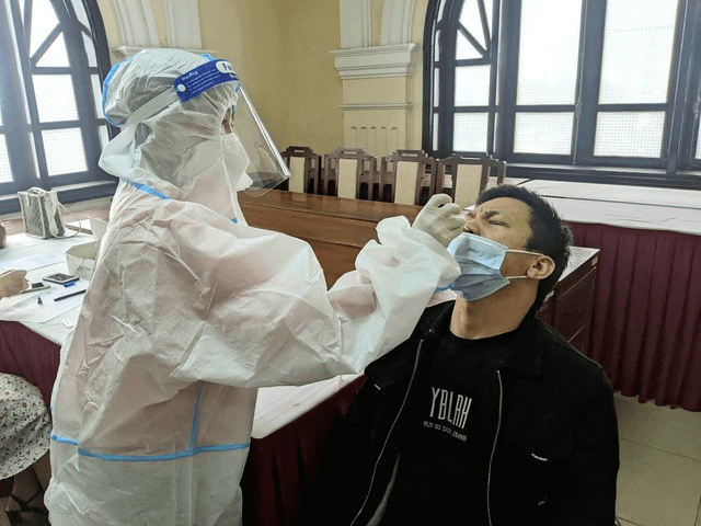 Covid hôm nay sáng 5-1: Hà Nội có hơn 300 ca diễn biến nặng; Quảng Ninh lo ngại bùng phát dịch trong cộng đồng