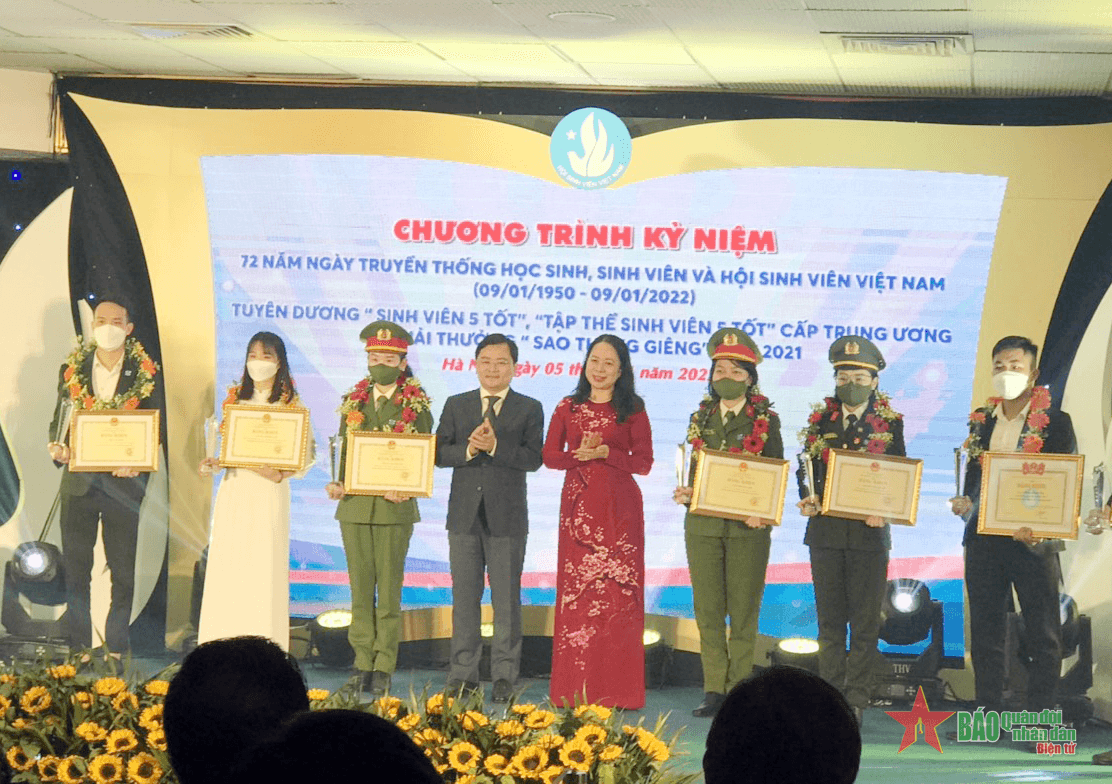 Hơn 350 cá nhân, tập thể nhận danh hiệu “Sinh viên 5 tốt”