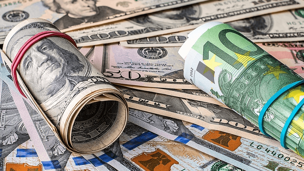 Tỷ giá USD hôm nay 25-1: Đồng USD bật tăng trở lại, bitcoin “chọc” thủng mốc 33.000 USD