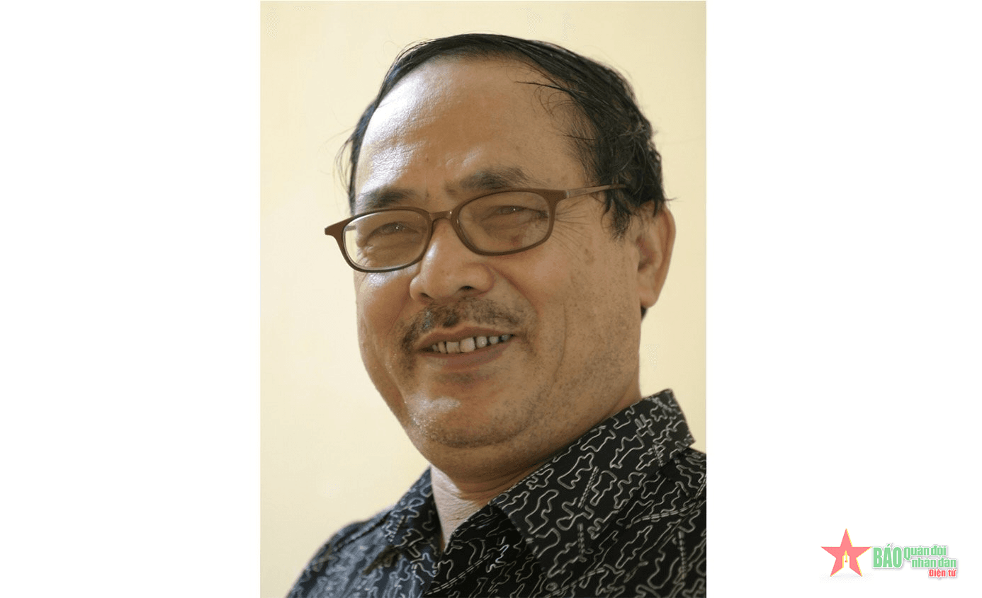Người “kê cao quê hương” bằng thơ ca