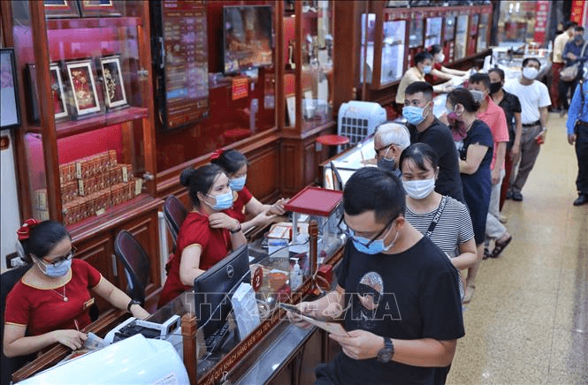 Giá vàng tiếp tục bật tăng

​