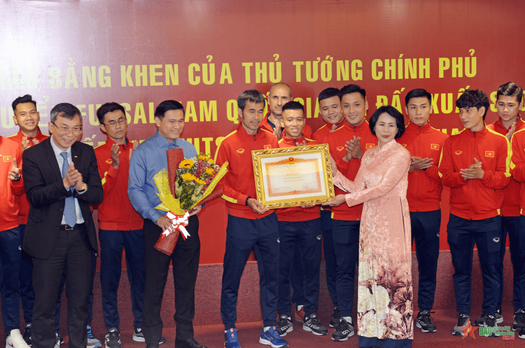 Đội tuyển futsal nam Việt Nam nhận Bằng khen của Thủ tướng Chính phủ