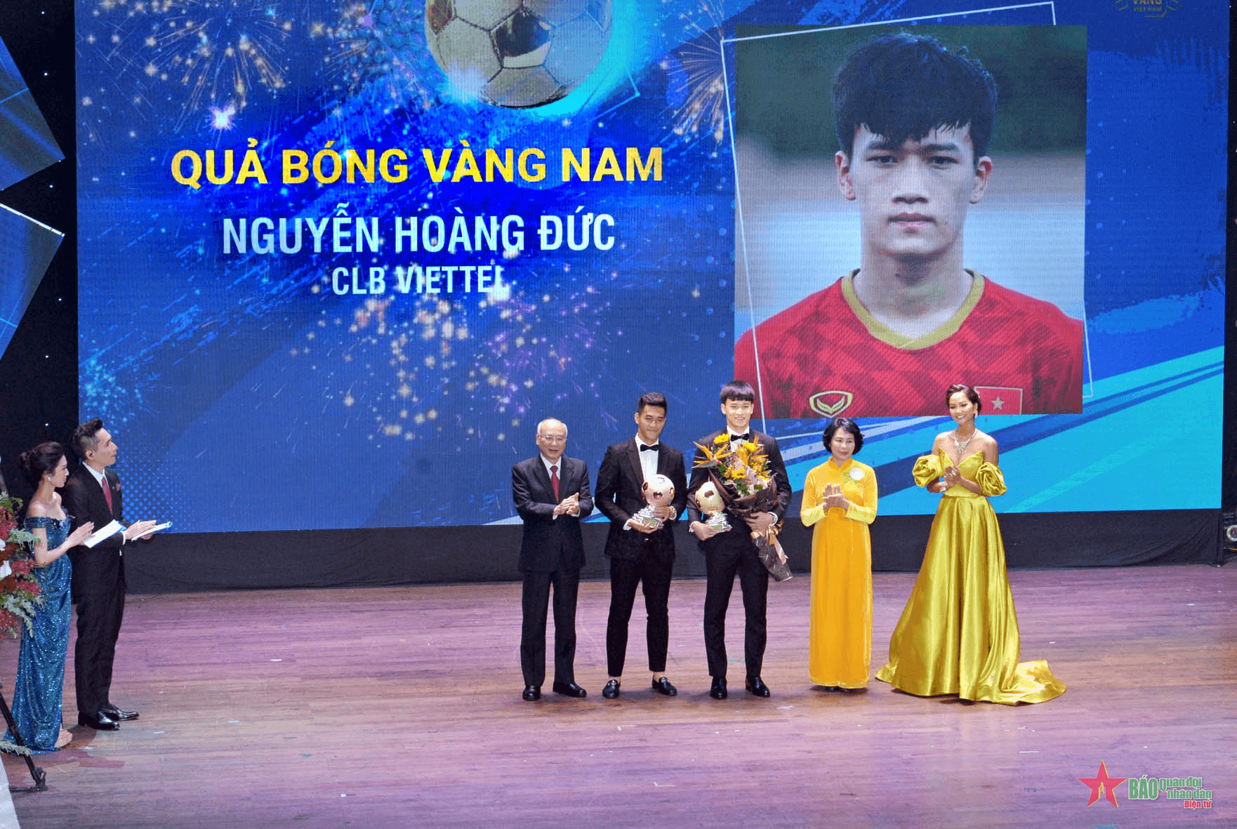 Hoàng Đức, Hồ Văn Ý và Huỳnh Như giành Quả bóng vàng Việt Nam 2021