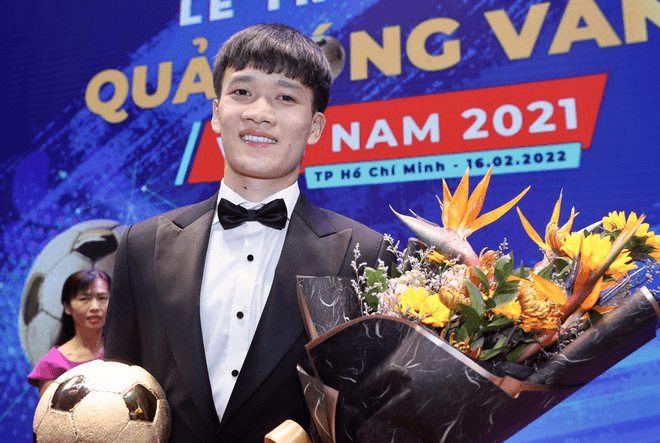 Quả bóng vàng trở lại với bóng đá quân đội