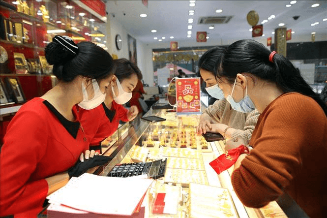 Vàng trong nước giữ đà tăng, tiến sát ngưỡng 64 triệu đồng