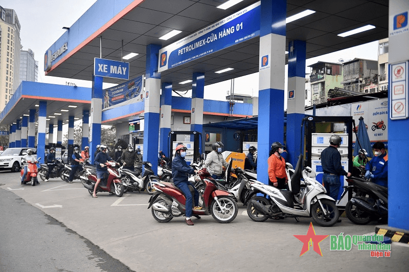 Sẽ duy trì nguồn cung xăng dầu liên tục cho thị trường trong nước và điều hành giá hợp lý