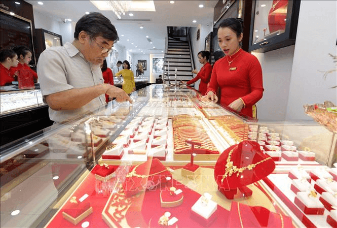 Giá vàng tiếp tục giảm nhẹ