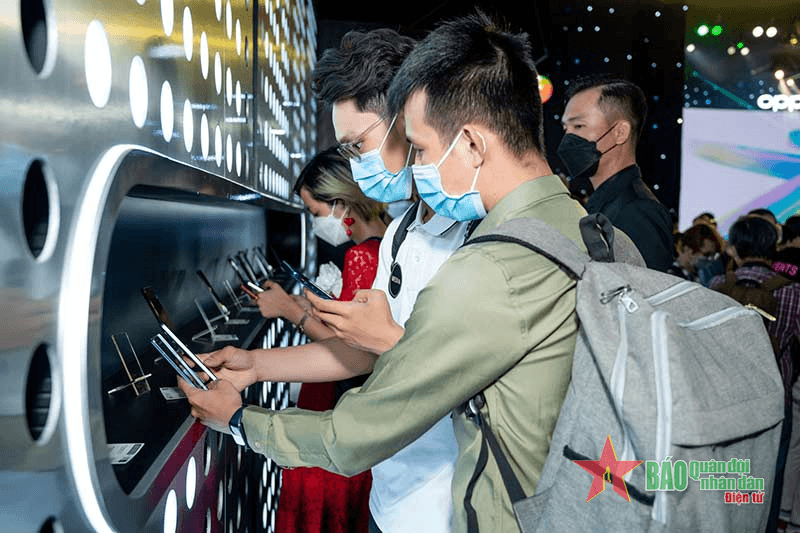 Dòng điện thoại Reno7 5G đầu tiên tại Việt Nam