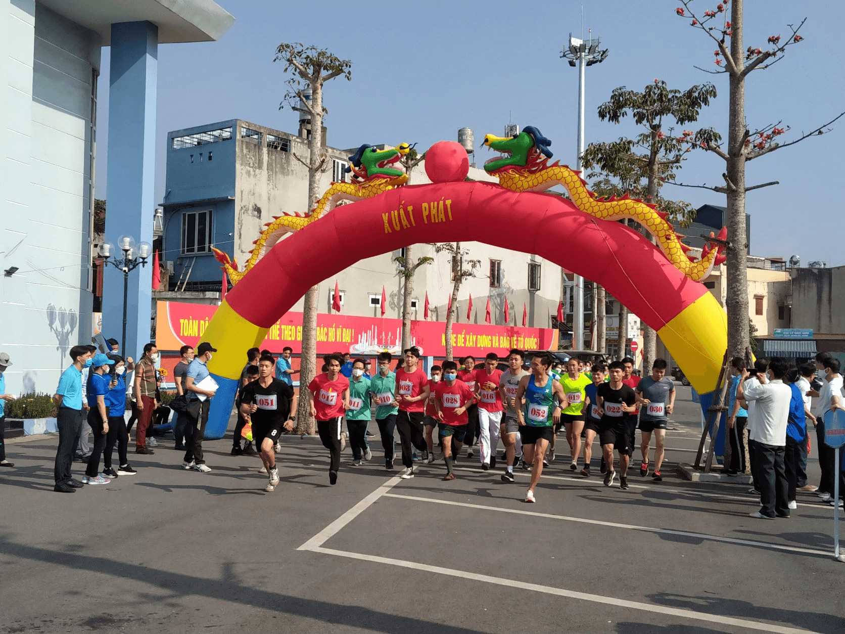 Quân và dân quận Kiến An tham gia ngày chạy Olympic vì sức khỏe toàn dân