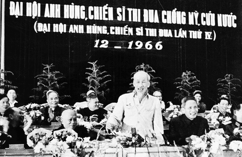Ngày 29-3-1955: Bác Hồ căn dặn “Muốn thi đua có kết quả tốt, thì đầu óc cần phải suy nghĩ tìm tòi”