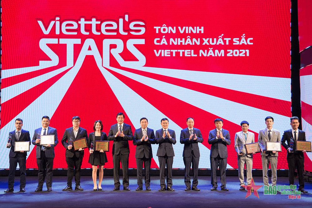 Viettel tôn vinh các tập thể, cá nhân xuất sắc nhất trong năm 2021