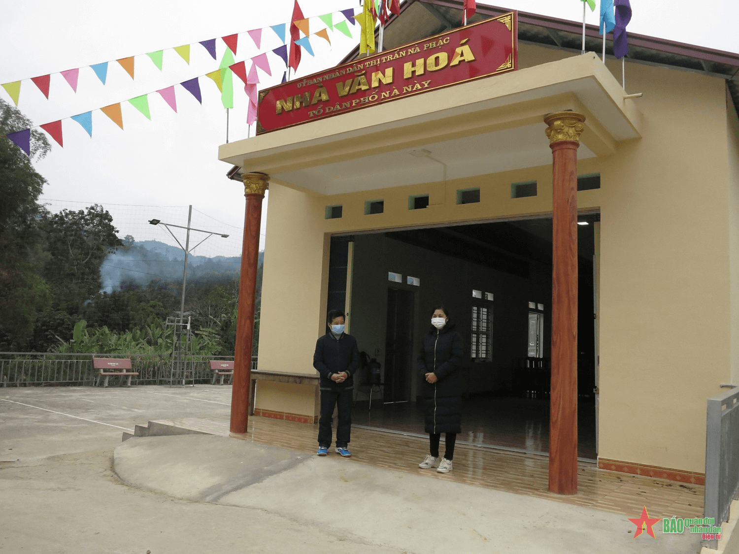 Huy động sức dân xây dựng nhà văn hóa ở Nà Phặc