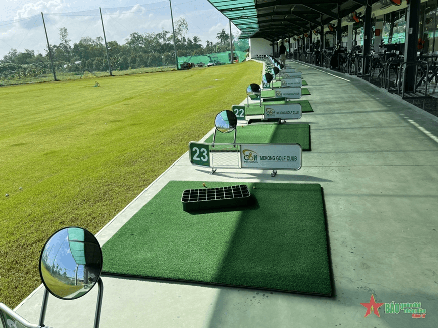 Sân tập golf tiếp tục ngừng hoạt động