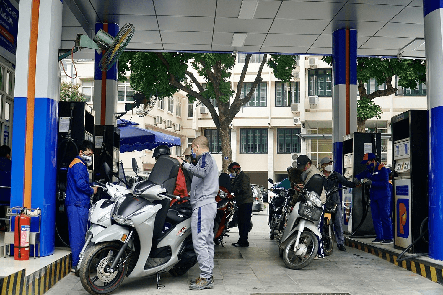 Ngày đi làm đầu tiên sau nghỉ Lễ giỗ Tổ, giá xăng sẽ giảm?
