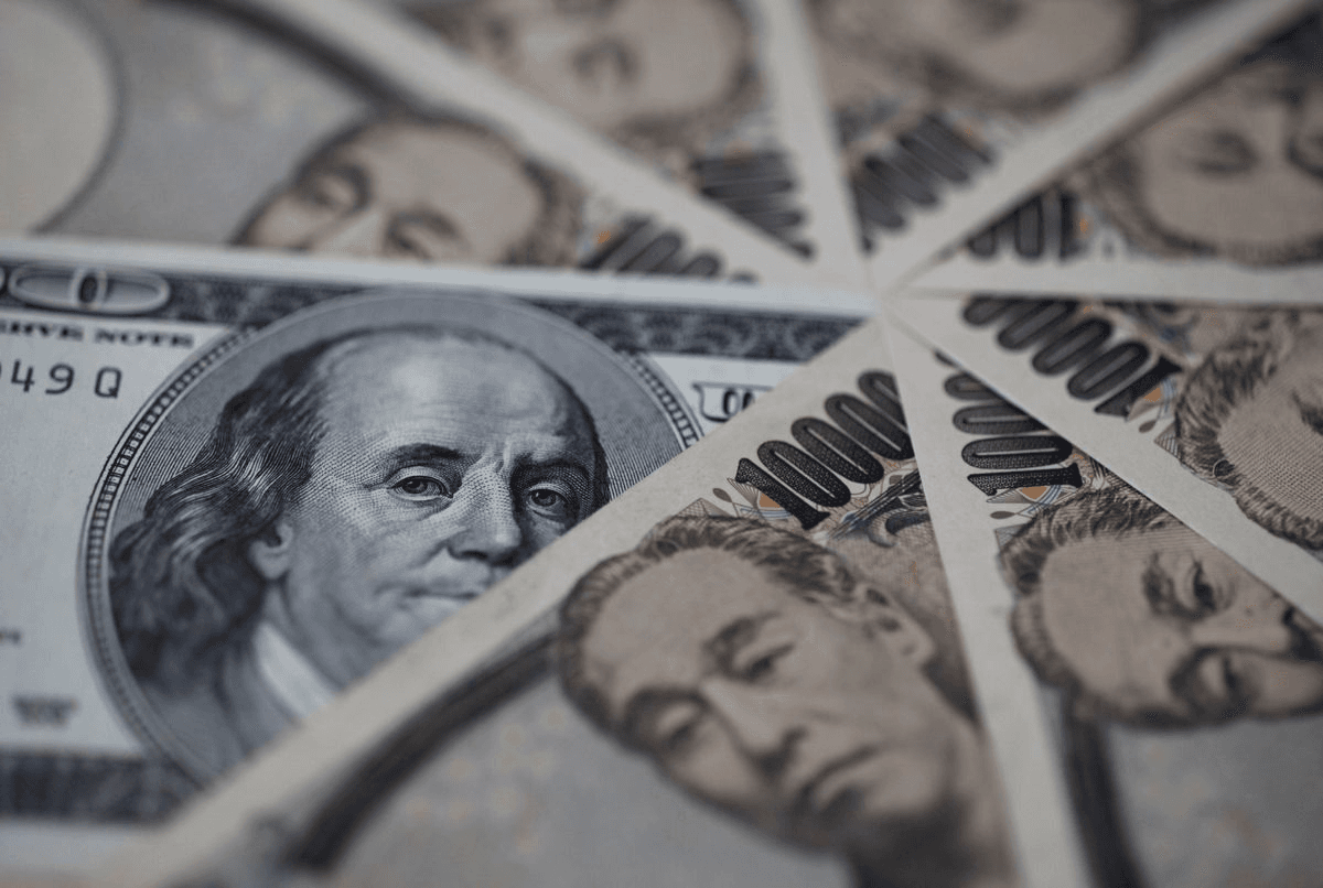 Tỷ giá USD hôm nay 19-4: Đồng USD tiếp đà tăng mạnh trước thềm Fed tăng lãi suất 50 điểm