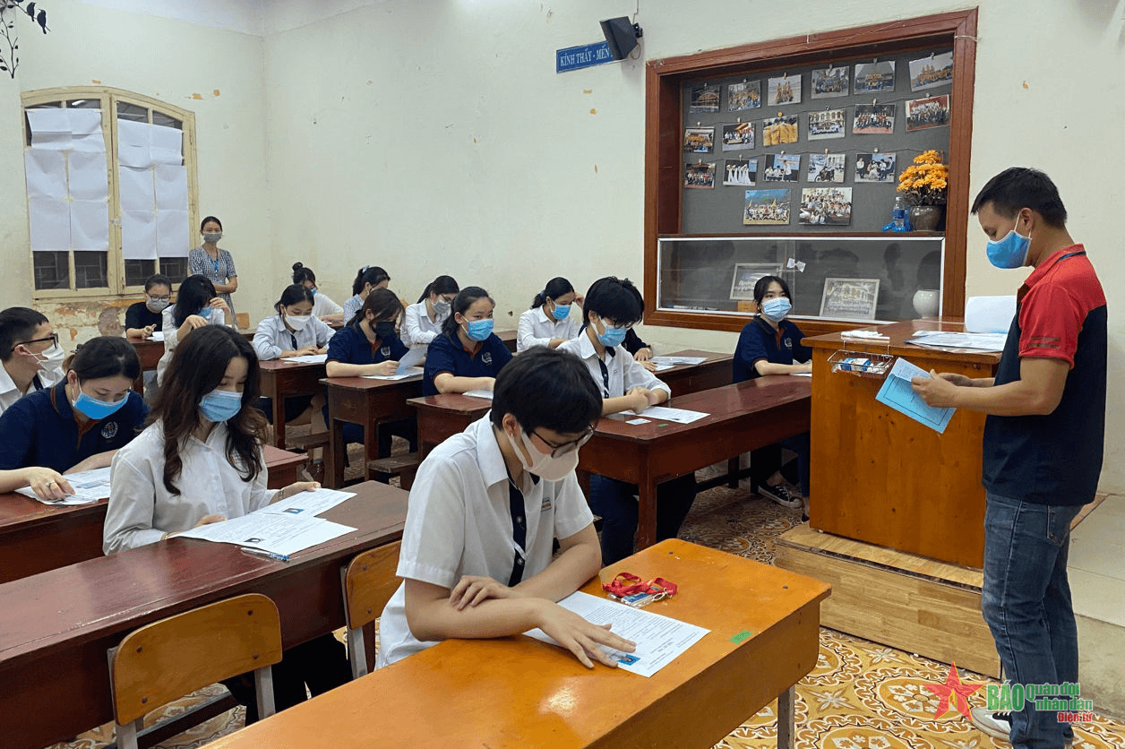 Hà Nội: Học sinh lớp 9 được cấp giấy chứng nhận tốt nghiệp THCS tạm thời trước ngày 27-5