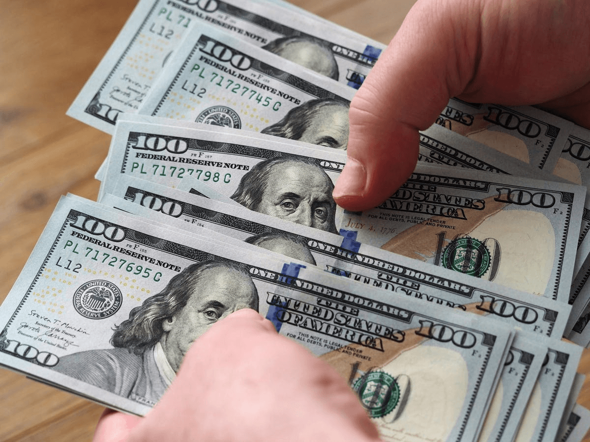 Tỷ giá USD hôm nay 20-4: Đồng USD chính thức cán mốc 101