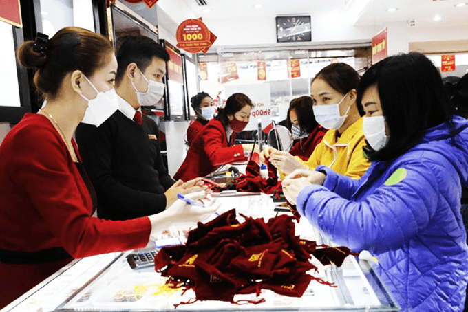 Vàng tiếp tục giảm giá sâu
