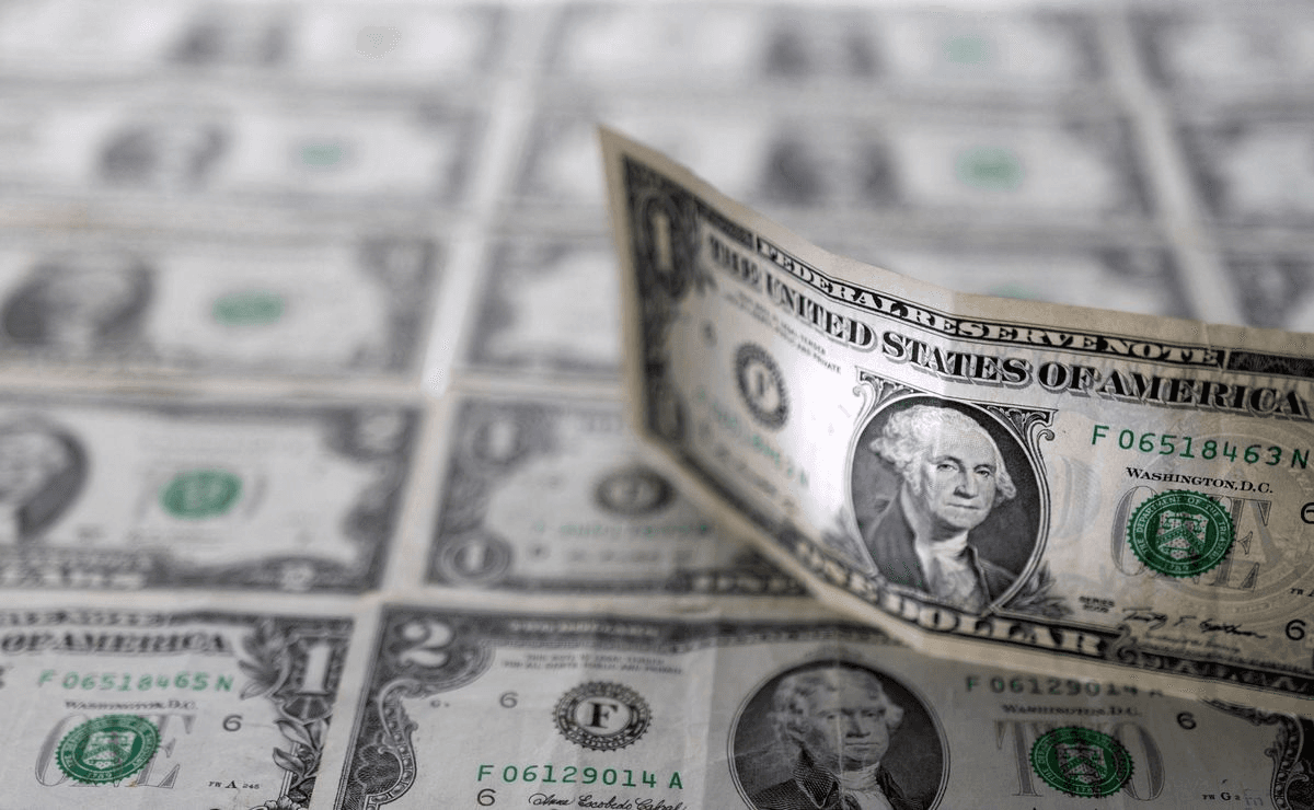 Tỷ giá USD hôm nay 26-4: Đồng USD tiếp tục tăng, xác lập mức đỉnh mới trong hơn hai năm