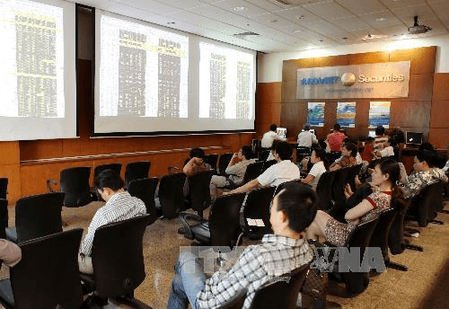 Khởi tố một phó vụ trưởng Vụ Giám sát thị trường chứng khoán về tội “Cố ý làm lộ bí mật công tác”