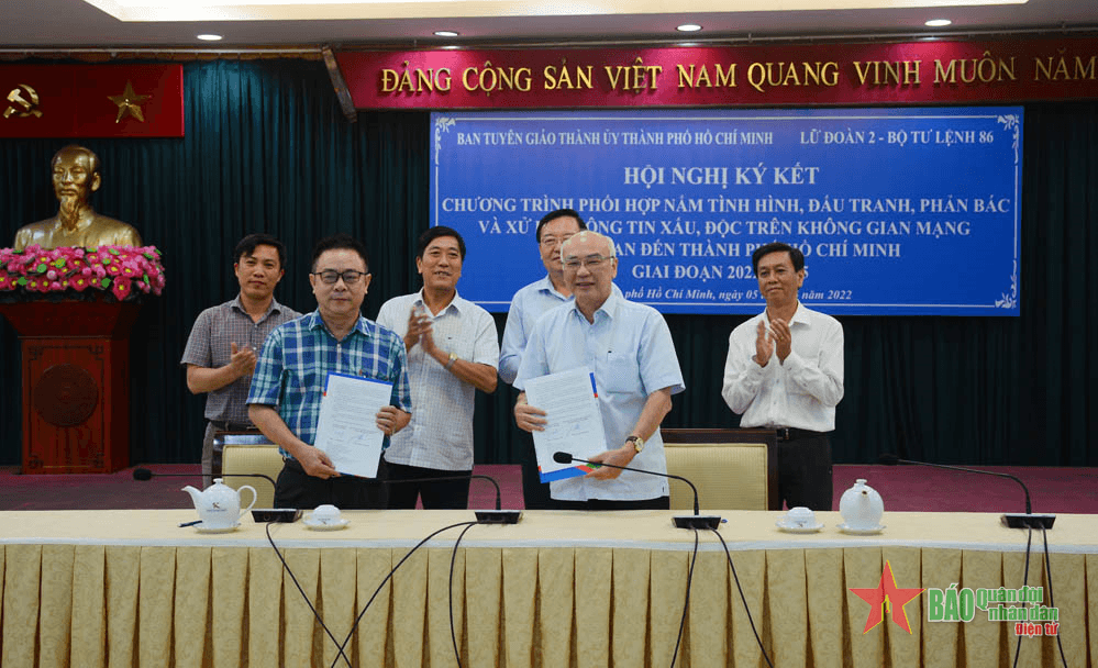 Ký kết phối hợp đấu tranh trên không gian mạng