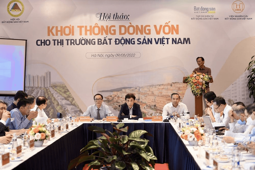 Không để tắc nghẽn dòng vốn cho thị trường bất động sản