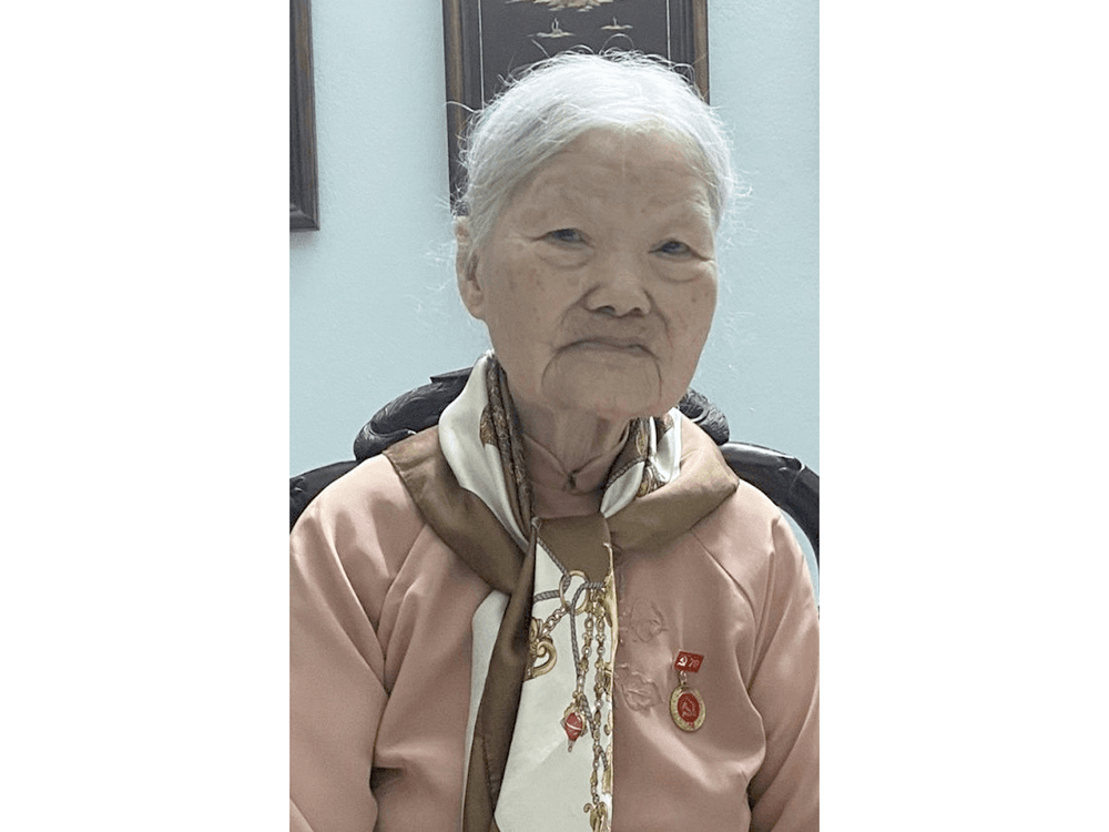 Kỷ niệm gặp Bác của cô giao liên
