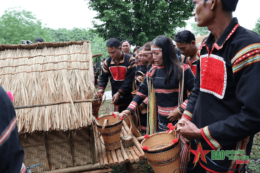 Lễ mừng lúa mới của đồng bào Gia Rai