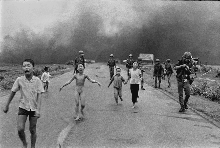 Ngày 8-6-1972: Nick Út chụp bức ảnh “Em bé Napalm”