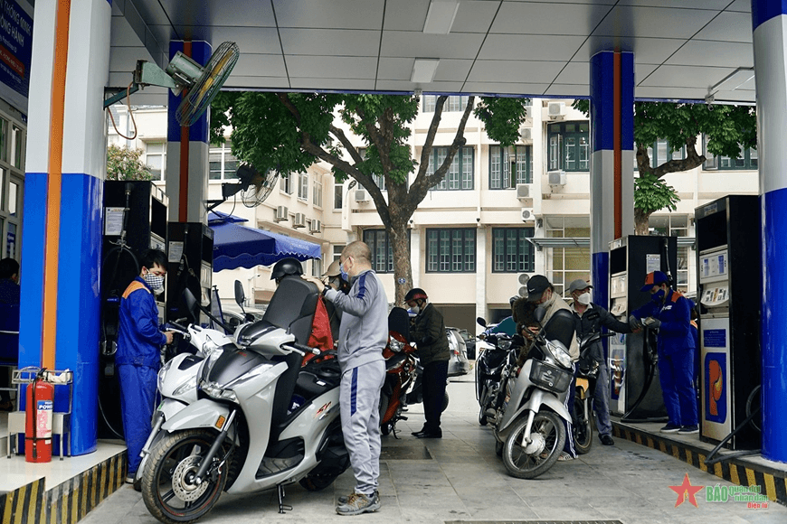 Giá xăng liệu có chạm ngưỡng 31.000 đồng/lít vào ngày mai, 1-6?